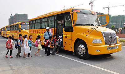幼兒園校車-上下學(xué)不再煩惱 幼兒園校車-上下學(xué)不再煩惱